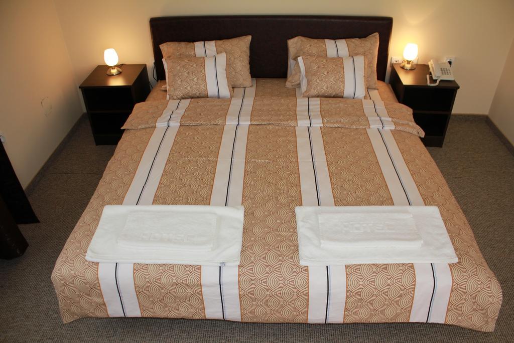 Hotel Feniks Požarevac חדר תמונה